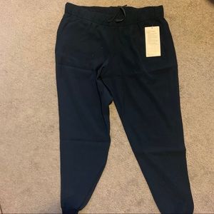 Lululemon On the Fly Joggers Size 12 WOVEN Navy
